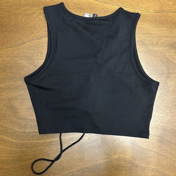 H&M Womens Top Size M Black Cropped Sleeveless Tank Stretch (0314) - Picture 4 of 8